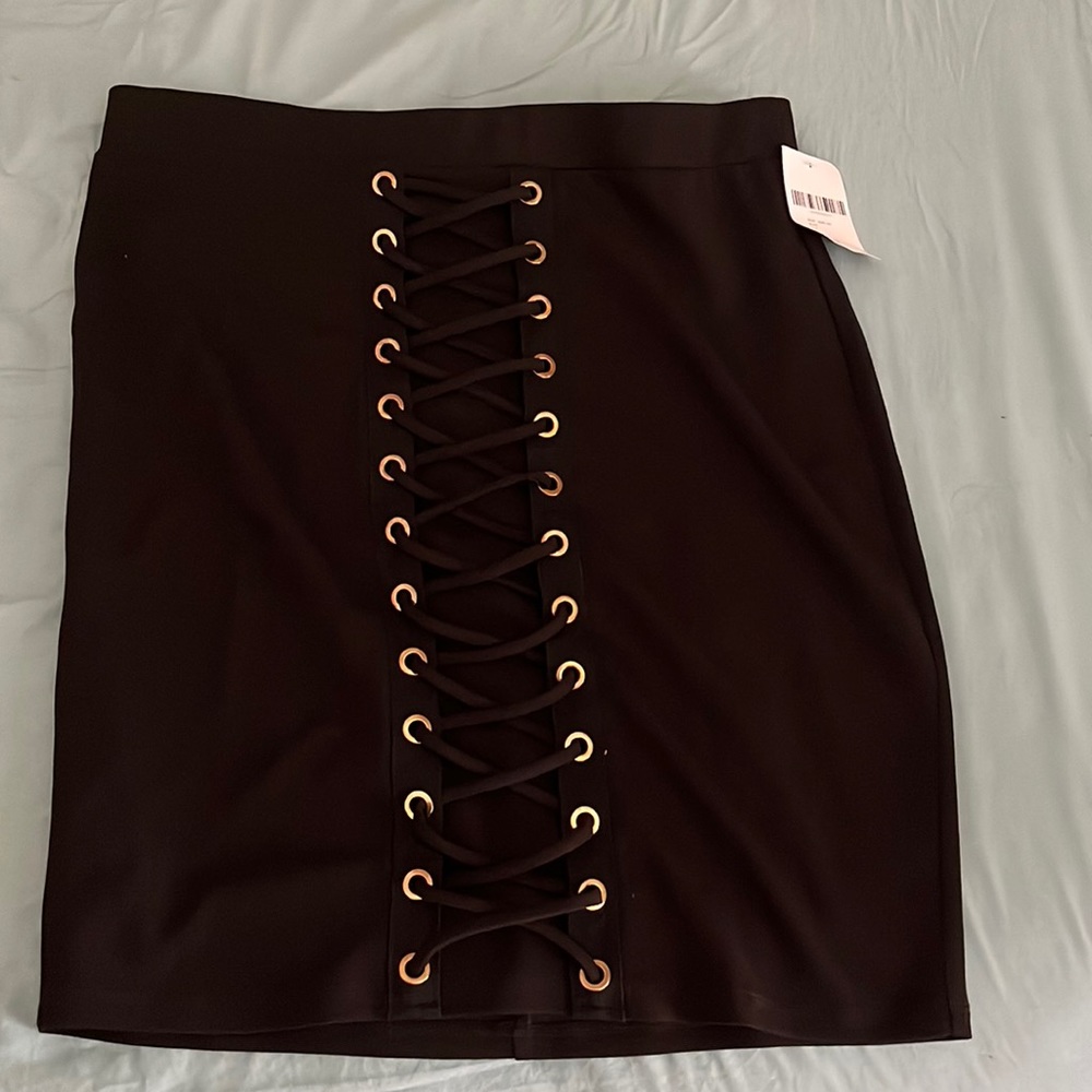 Skirt knee length from Forever 🥰